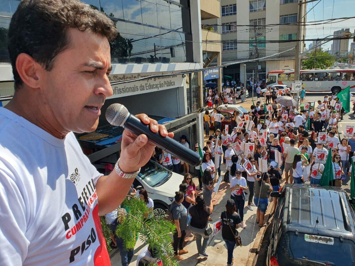 Greve dos professores atingiu 60% das escolas em Campo Grande-MS.