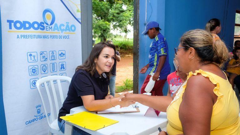 PREFEITA ADRIANE LOPES LEVA GABINETE ITINERANTE AO NÚCLEO INDUSTRIAL OESTE.