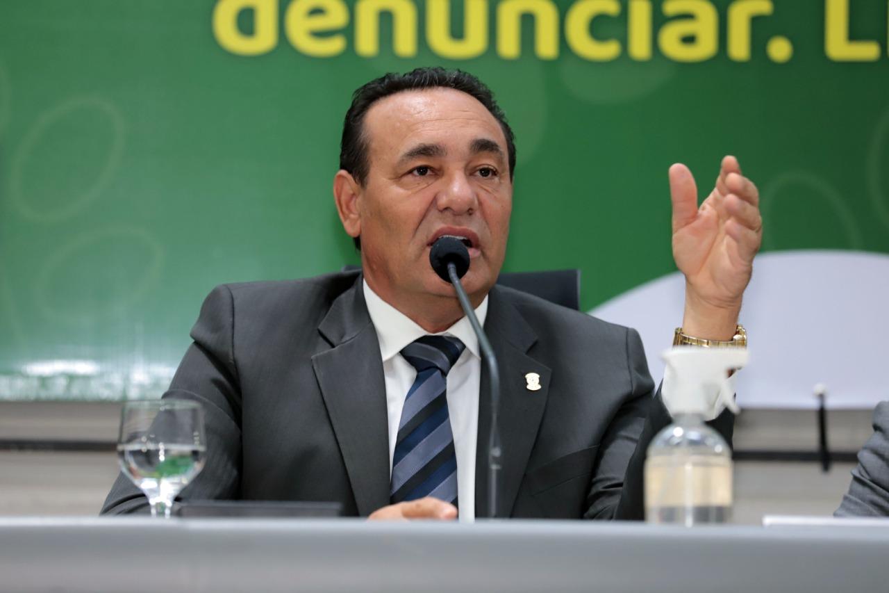 Presidente Carlão destaca importância dos professores e vai intermediar negociações da categoria com a prefeitura para o fim da greve.