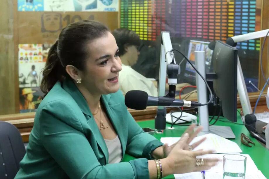 Prefeita Adriane Lopes volta a afirmar que terá mais exonerações na Prefeitura