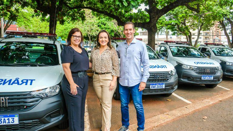 REFEITURA ENTREGA NOVAS VIATURAS PARA AÇÕES DE FISCALIZAÇÃO NO TRÂNSITO E MOBILIDADE URBANA.