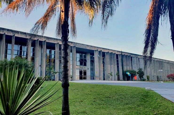 ALEMS realiza posse de deputados, instalação da 12ª Legislatura e eleição da Mesa Diretora.