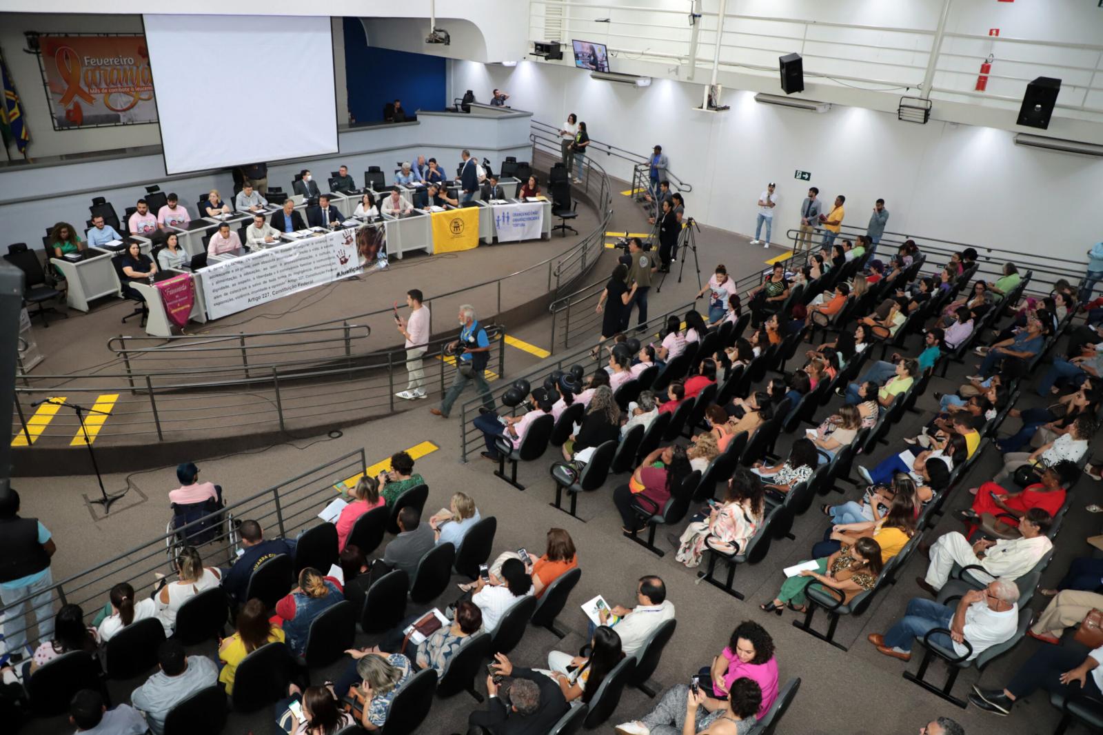 Audiência Pública na Câmara aponta 10 encaminhamentos para melhorar rede de proteção às crianças.