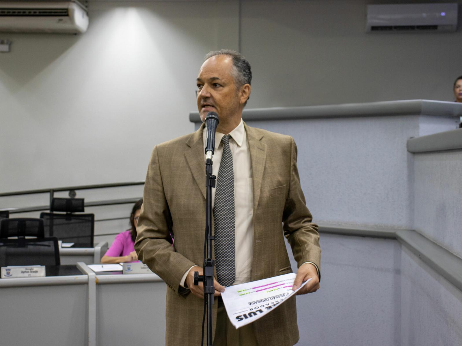 Câmara aprova projeto do vereador Prof. André Luis que garante a gratuidade do transporte coletivo às pessoas portadoras de câncer.