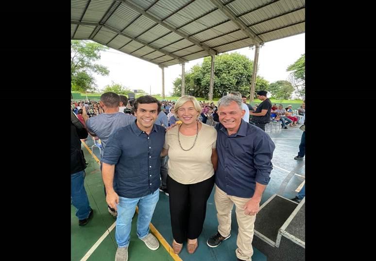 Vereador Zé da farmácia participa de evento de entregas de títulos fundiários na Moreninha com a presença do Deputado Beto