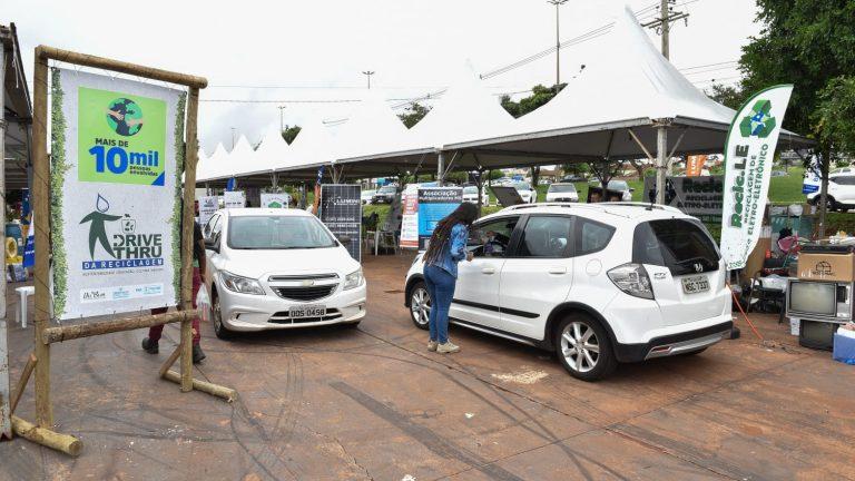 8º DRIVE-THRU DA RECICLAGEM SUPERA EXPECTATIVAS DE MATERIAL COLETADO.