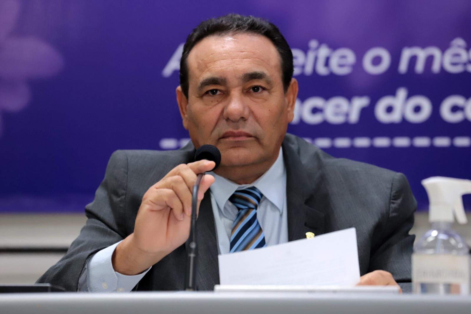 Em defesa dos supersalários de 408, Carlão vai ao TJ para manter reajuste de 66% à prefeita Adriane Lopes.