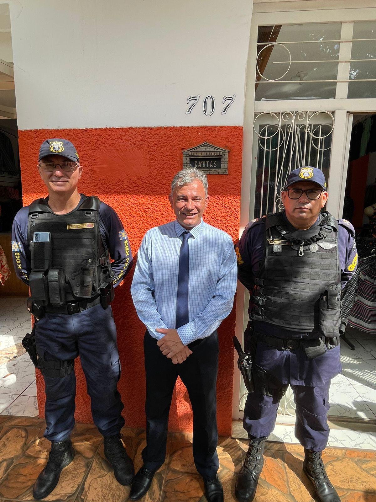 Vereador Zé da Farmácia cobra presença de guarda municipal em unidades públicas.