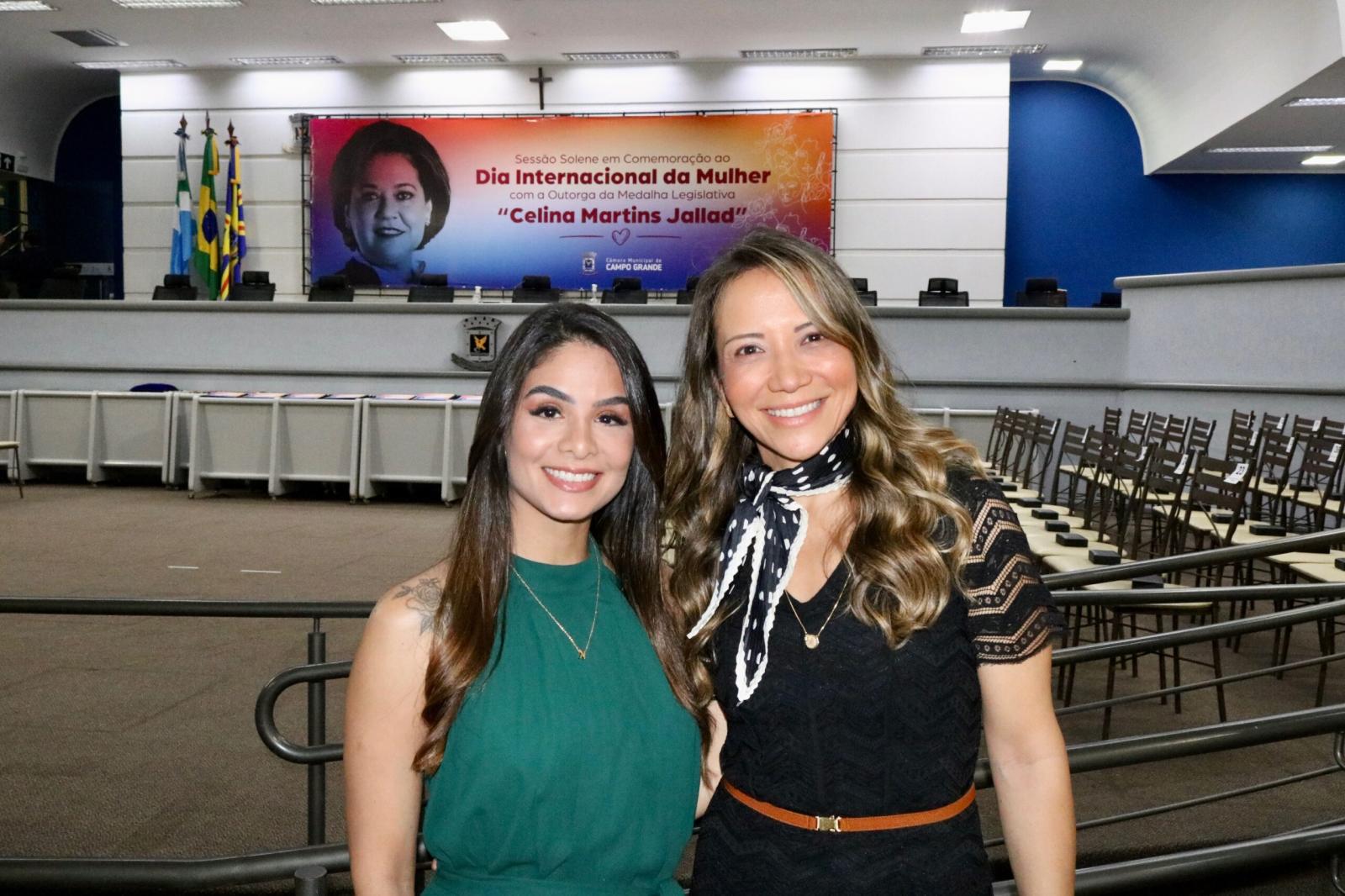 William Maksoud presta homenagens em Sessão Solene em comemoração ao Dia Internacional da Mulher.