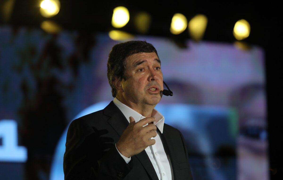 O Governador Eduardo Riedel sinaliza com menos impostos e rede de compliance para combater à corrupção.