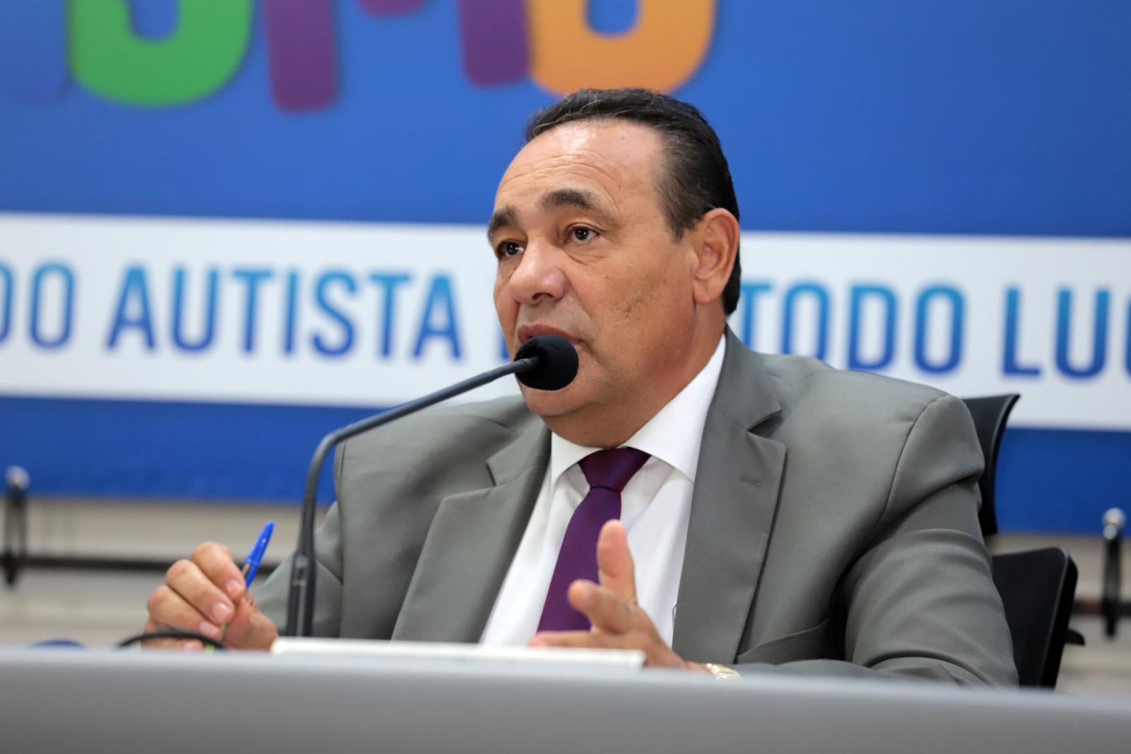 Presidente Carlão destaca que segurança nas escolas deve ser preventiva e continuada, conforme Lei de sua autoria que dita Normas Gerais sobre Segurança Escolar.