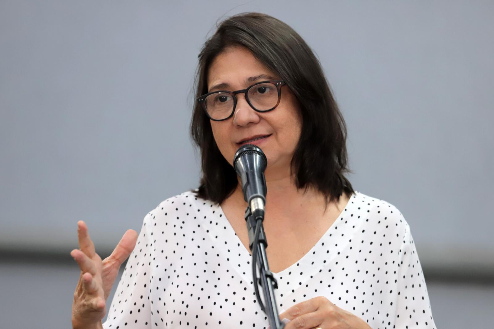 Vereadora Luiza Ribeiro aprova requerimento à prefeita Adriane Lopes para informar sobre a destinação do Fundo dos Direitos da Criança e do Adolescente.