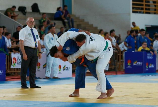 COM AUXÍLIO ATLETA, JUDOCA DE CAMPO GRANDE DISPUTA CAMPEONATO NACIONAL NO RIO DE JANEIRO.