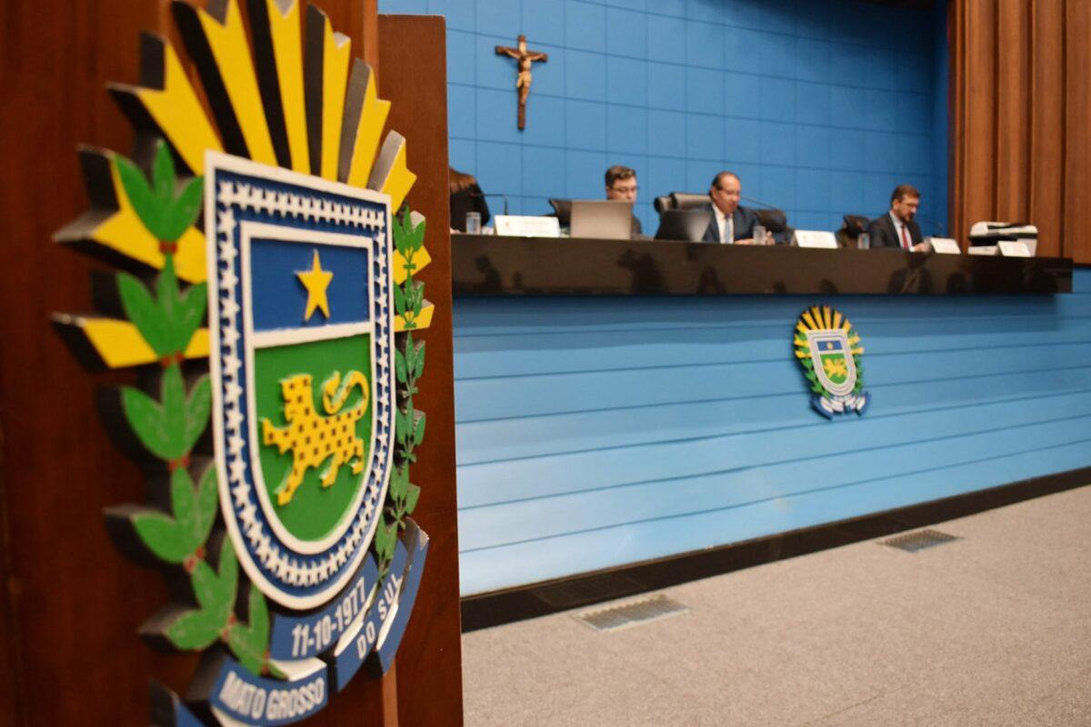 Deputados aprovam reajuste de 5% aos servidores estaduais em 2º turno de votação.