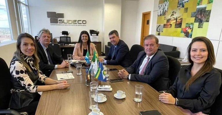 Rose Modesto  superintendente da Sudeco recebe o governador Eduardo Riedel