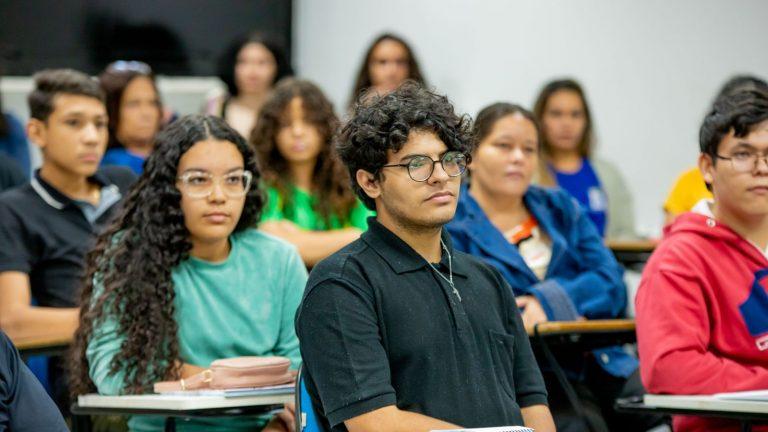 Prefeitura oferece 400 vagas para curso gratuito preparatório para o Enem.