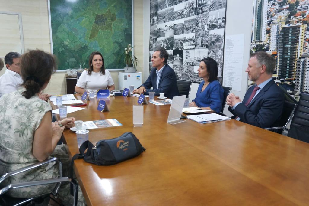 Prefeita Adriane Lopes recebe Cônsul da França em São Paulo e apresenta potencialidades da Capital.
