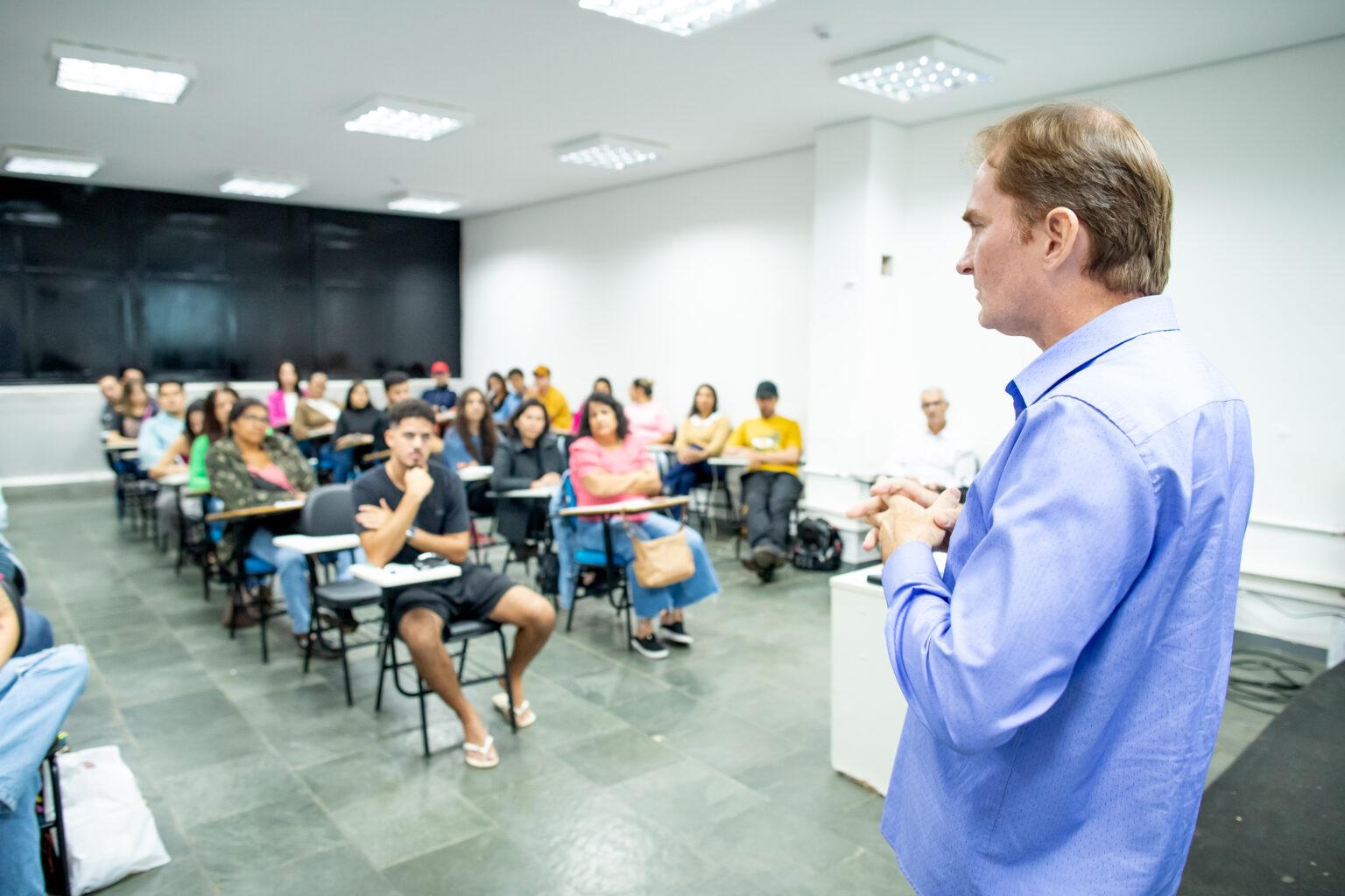Abertas inscrições para cursos de Gestor de Tráfego, Inteligência Emocional, Dicção e Oratória e Auxiliar Administrativo.