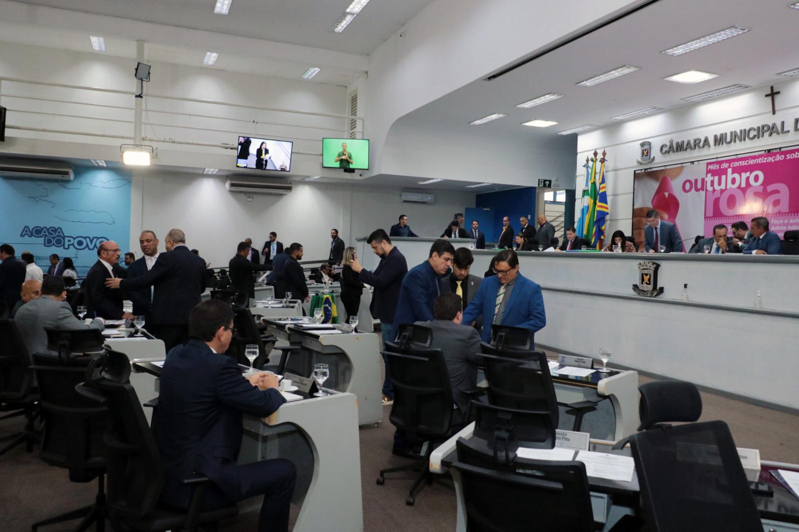 Câmara Municipal de Campo Grande  gasta R$ 17 milhões por ano com salário e verba indenizatória de apenas 29 vereadores.