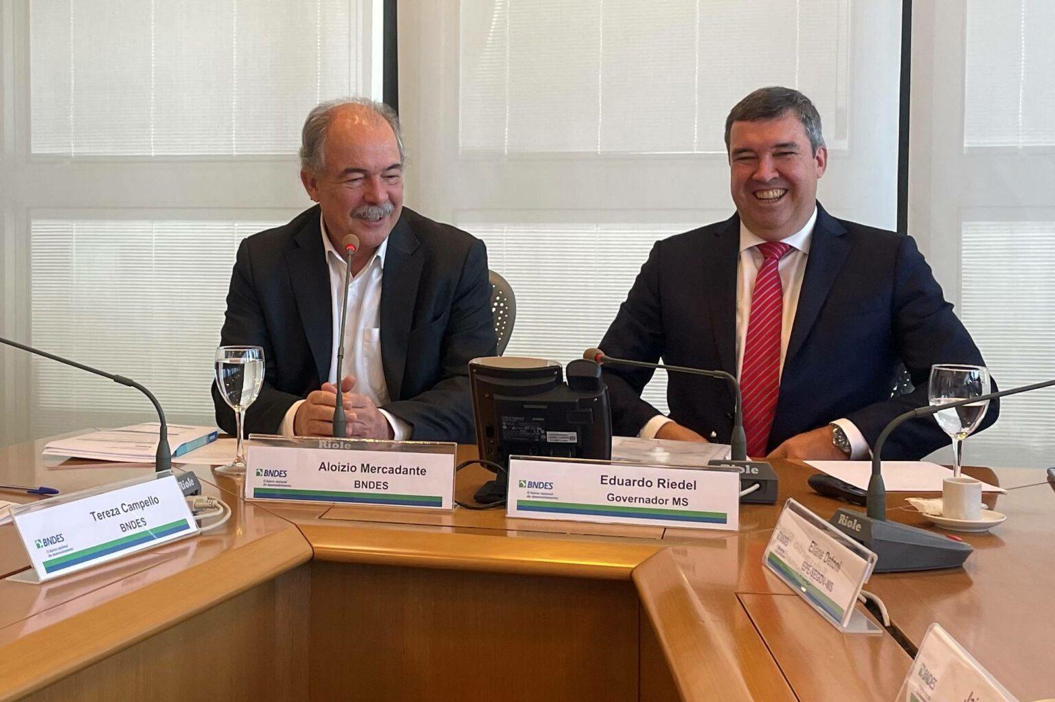 Govenador Eduardo Riedel busca empréstimo de R$ 2,3 bilhões e criação de um fundo do Pantanal no BNDES