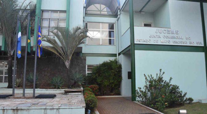 Governador Eduardo Riedel de Mato Grosso do Sul libera parte dos servidores para trabalhar de casa