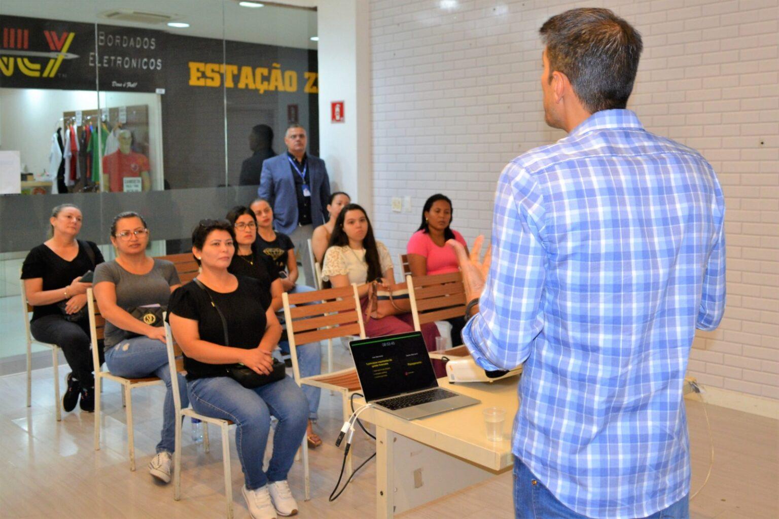 Palestra mostra importância da gestão financeira para sucesso nos negócios.