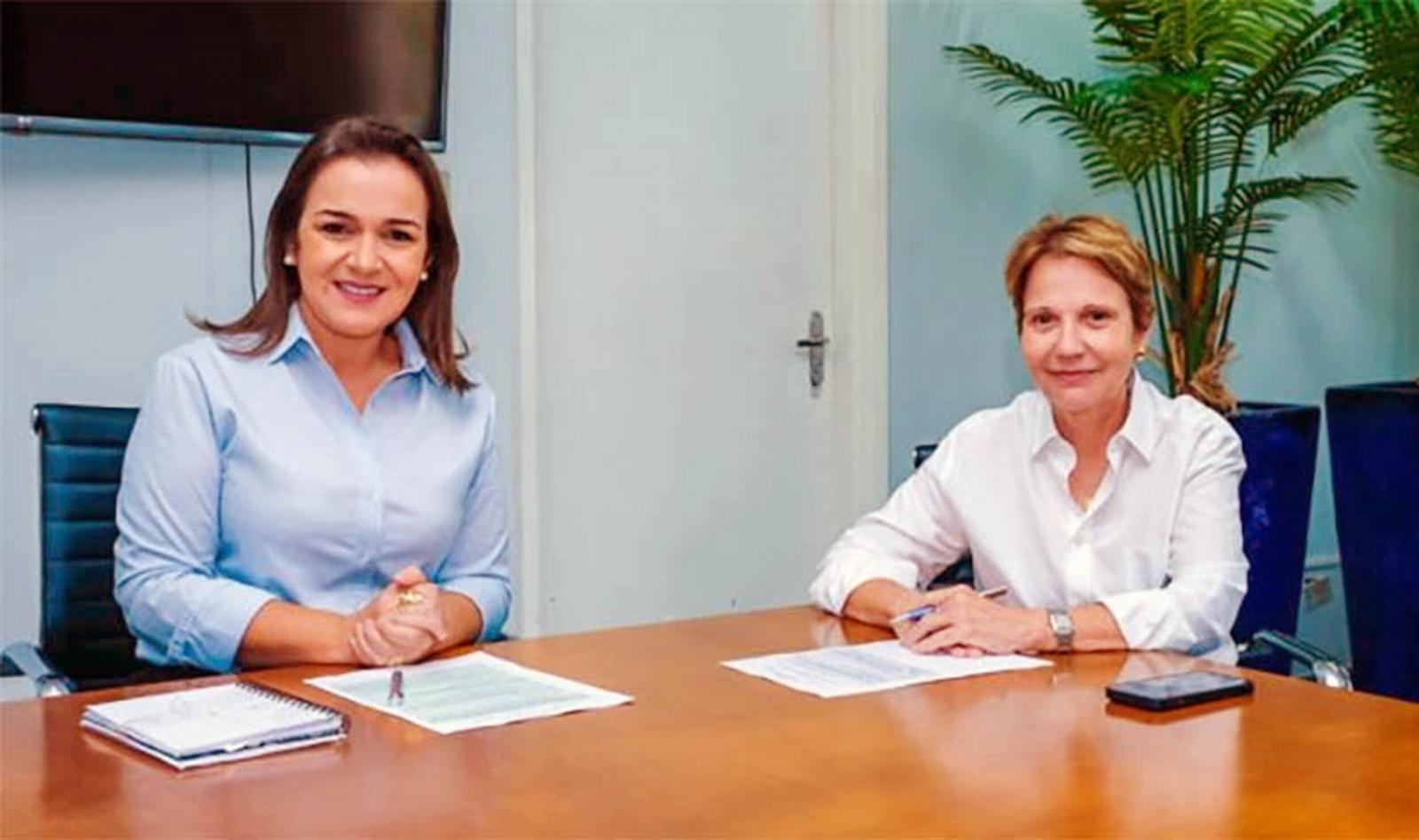 Prefeita Adriane Lopes vai antecipar saída de secretários candidatos e ampliará a lista de cortes.
