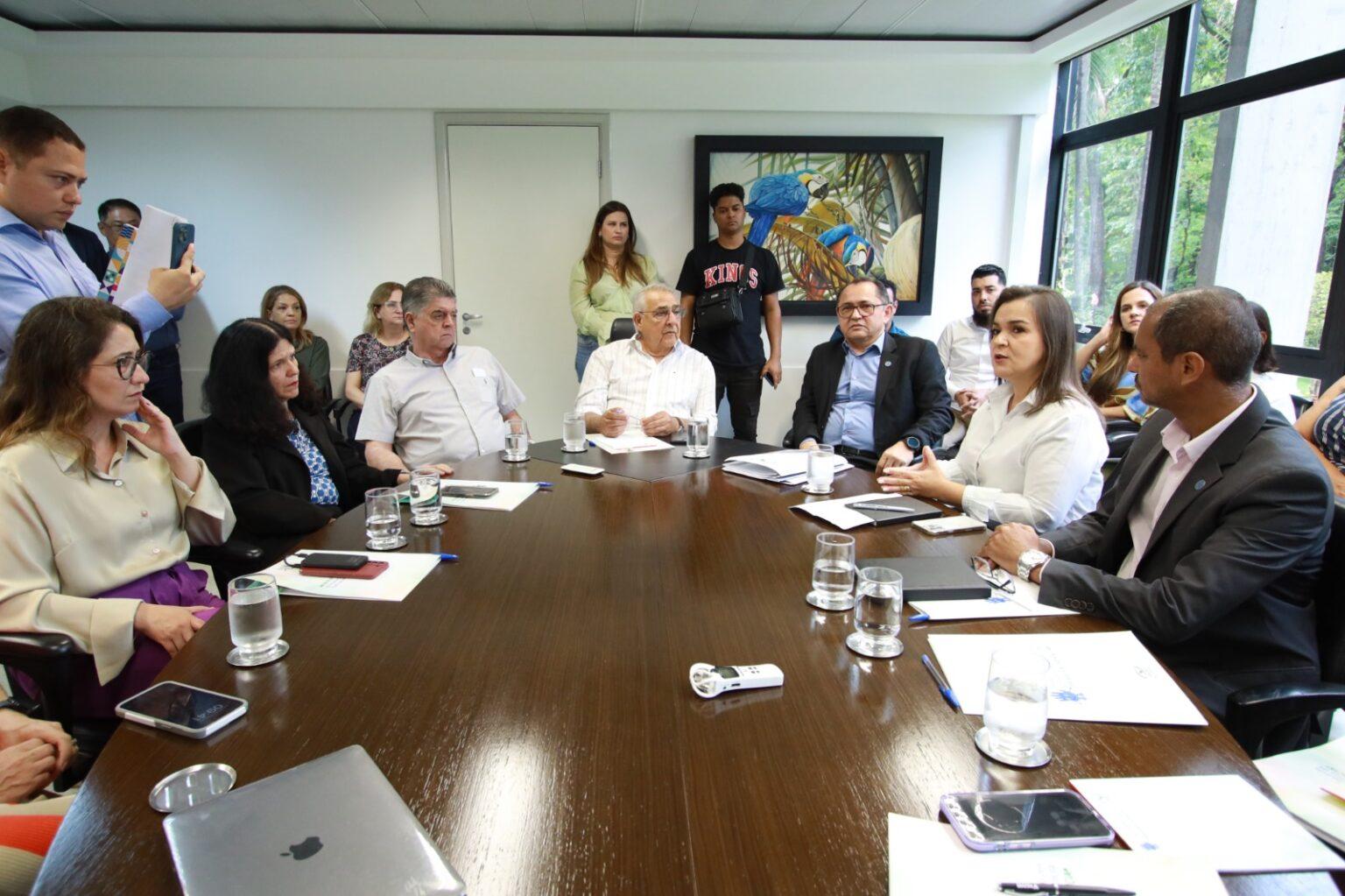 Prefeitura de Campo Grande apresenta avanços na educação infantil em reunião no TCE-MS.