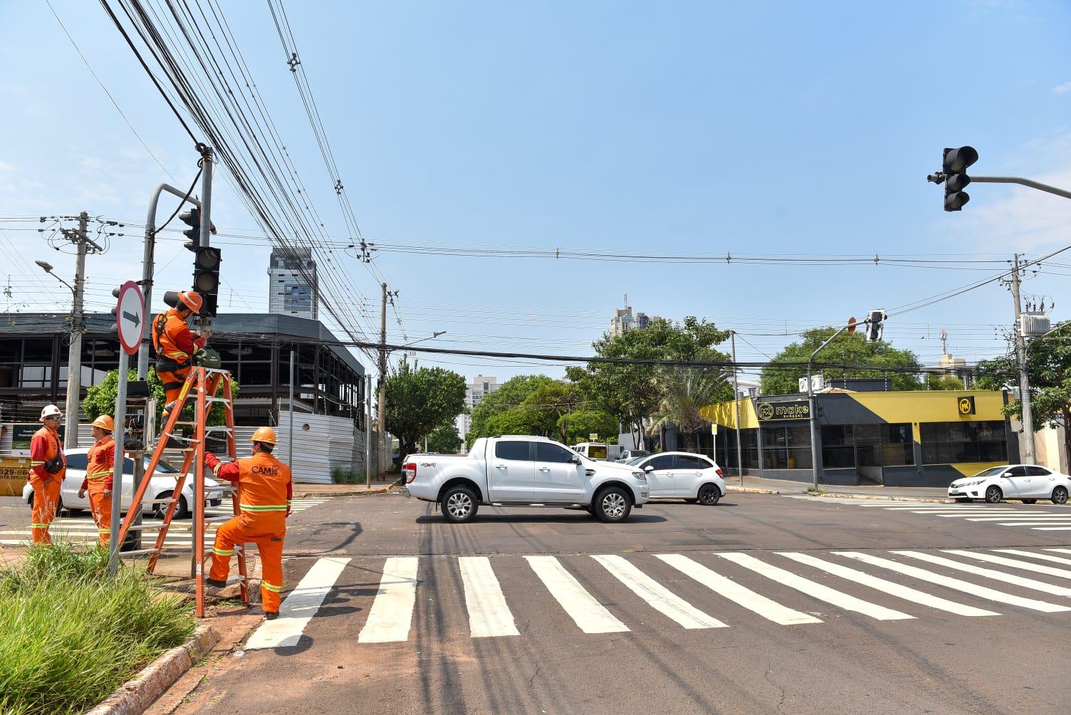 Prefeitura mobiliza equipes para reestabelecer sinalização semafórica e devolver fluidez ao trânsito na Capital.