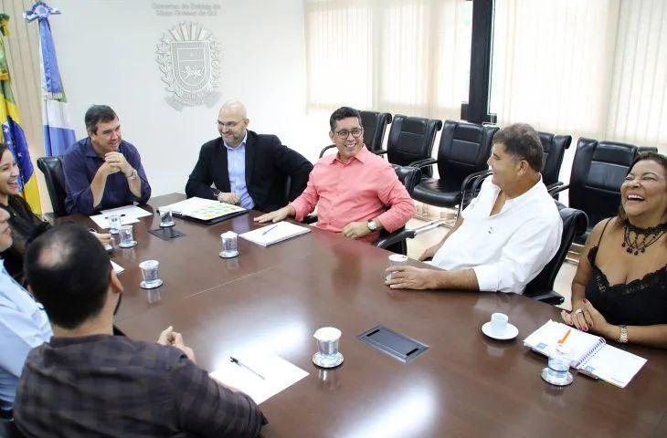 Reajuste de 14,95% e escalonamento de professores para os próximos três anos será votado na Assembleia.