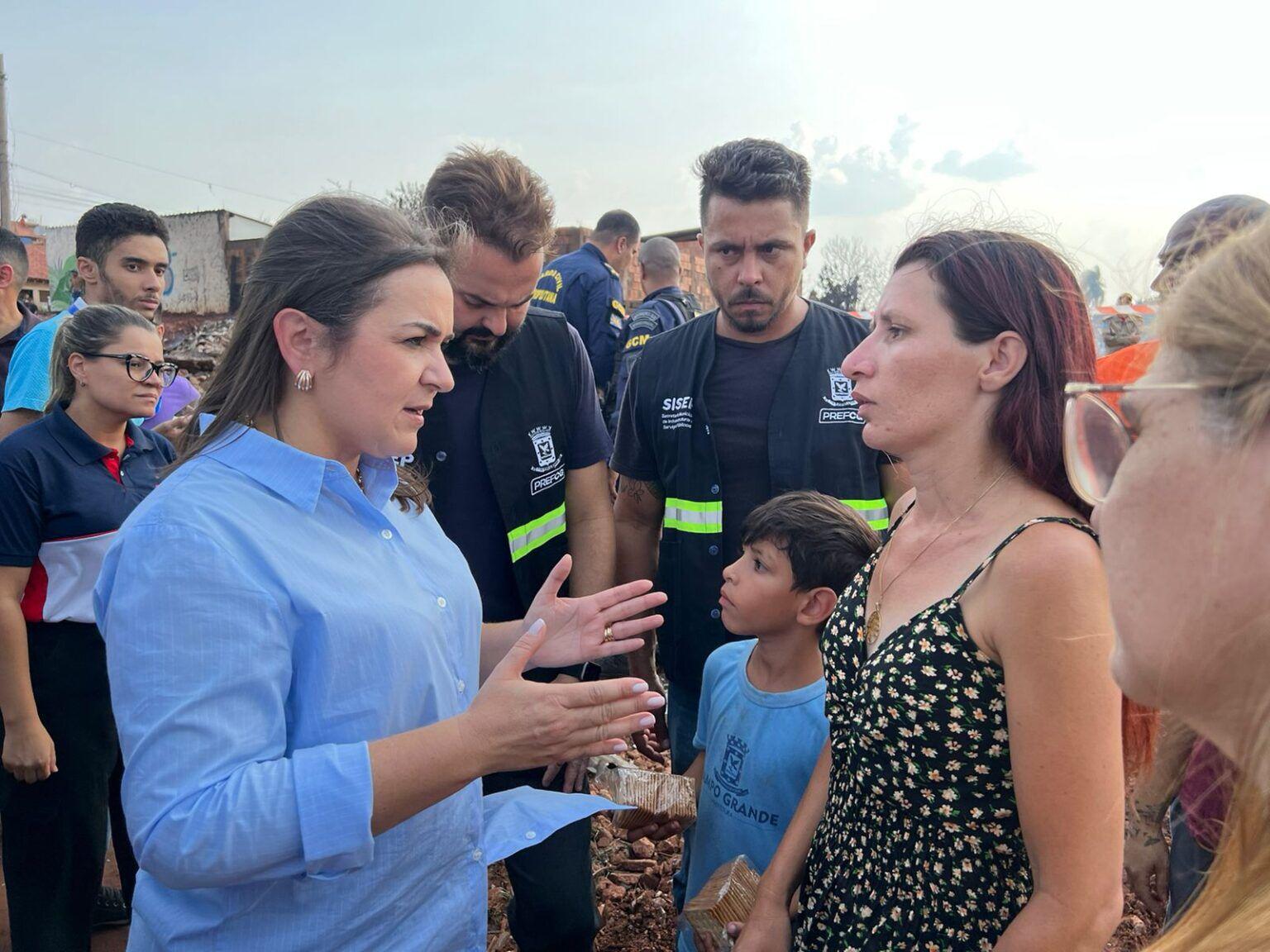 Prefeita confirma: 13º salário dos servidores sai em dezembro.