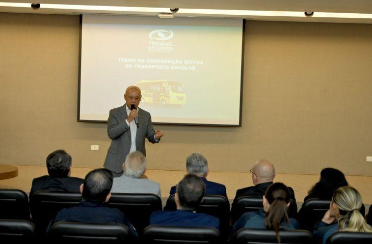 Agems firma compromisso com foco na qualidade do transporte escolar em MS.