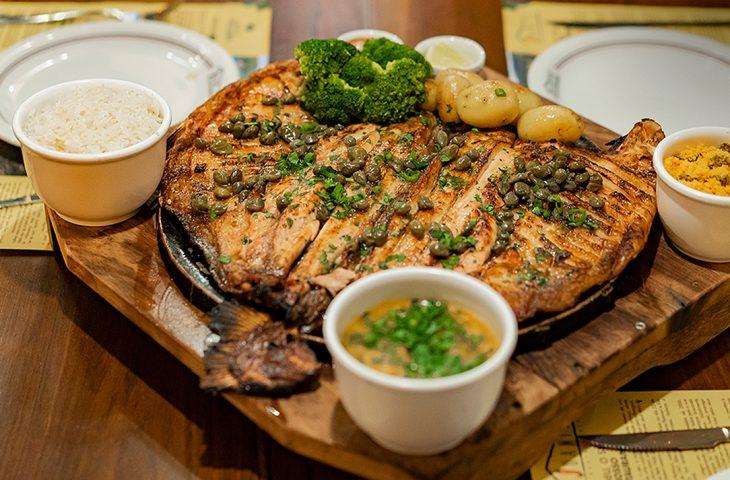 Ecoturismo em Bonito não é só natureza: gastronomia regional também se destaca.