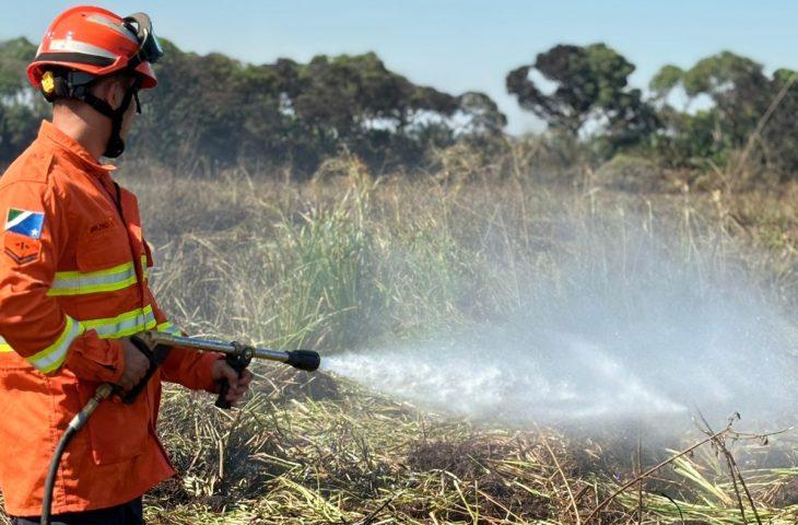Governo do Estado mantém combate a incêndios no Pantanal com apoio de tecnologia e equipamentos.
