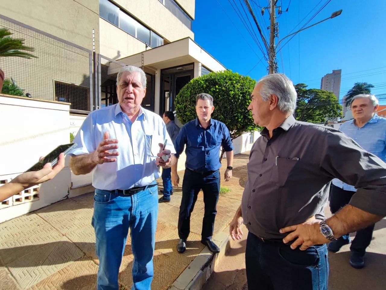 MDB promete apoio à reeleição de Eduardo Riedel e fecha reaproximação com PSDB.