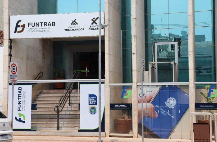 Prestes a ser inaugurada na Capital, rede de fast-food abre processo seletivo na Funtrab nesta segunda.