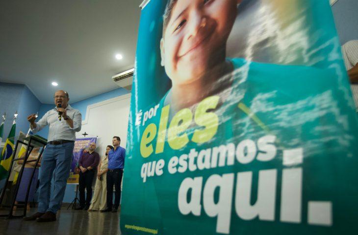 Barbosinha inaugura sistema para segurança hídrica e abastecimento e anuncia reformas em 4 escolas.
