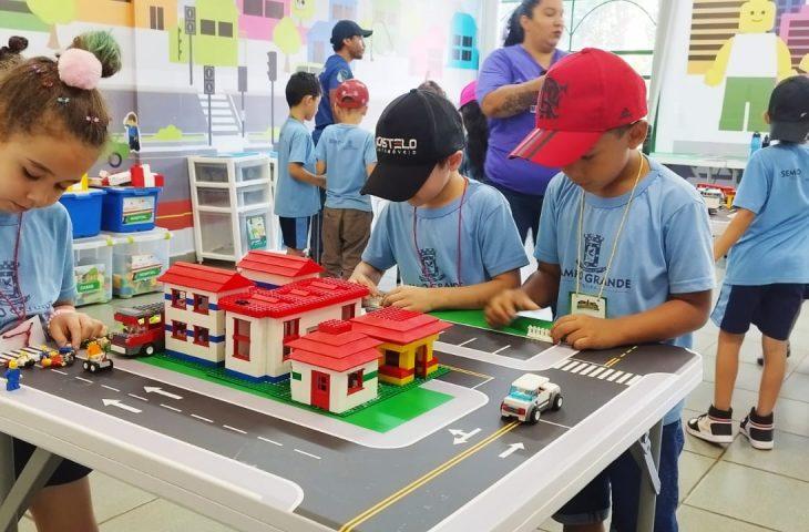 De crianças a idosos, ações humanizadas de educação para o trânsito alcançaram 50 mil pessoas em 2023.