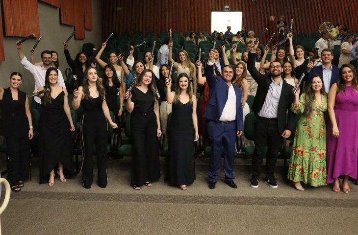 Hospital Regional de Mato Grosso do Sul realiza formatura de novos médicos especialistas.