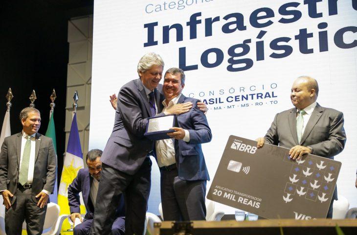 O Governador Eduardo Riedel de Mato Grosso do Sul é premiado nacionalmente por boas práticas em infraestrutura e gestão pública.