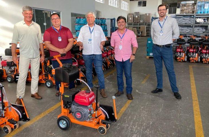 Sanesul entrega mais de R$ 1 milhão em equipamentos modernos para atender os municípios.