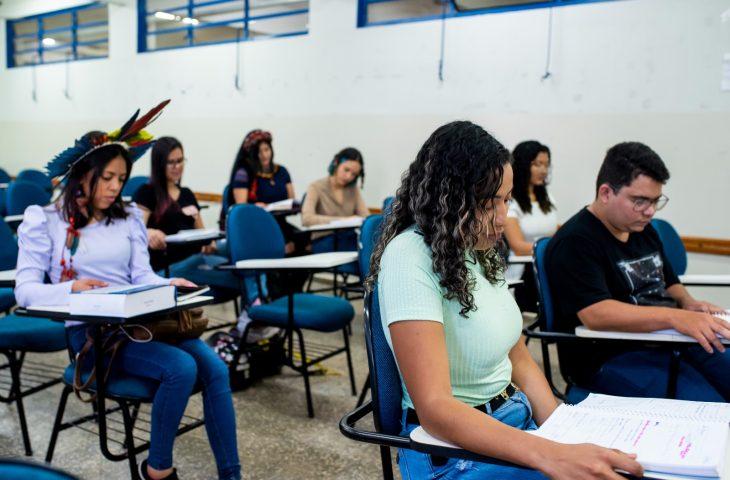 Governo de MS abre inscrições para programa que paga 1 salário mínimo para estudantes.