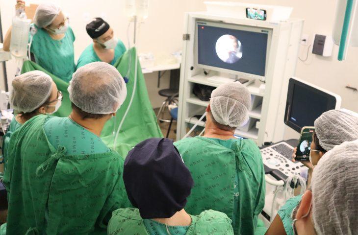 Hospital Regional opera bebê ainda no útero da mãe, procedimento inédito na unidade.