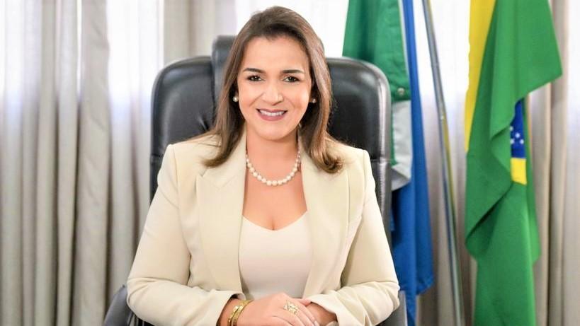 Pesquisa aponta avaliação da gestão de Adriane Lopes: boa para 35% e ruim para 21%.