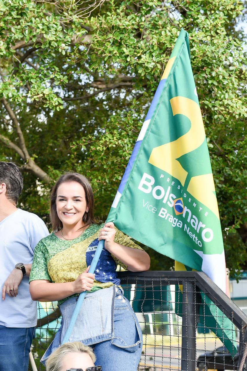 Prefeita Adriane Lopes participa de ato em prol da democracia em São Paulo neste domingo.