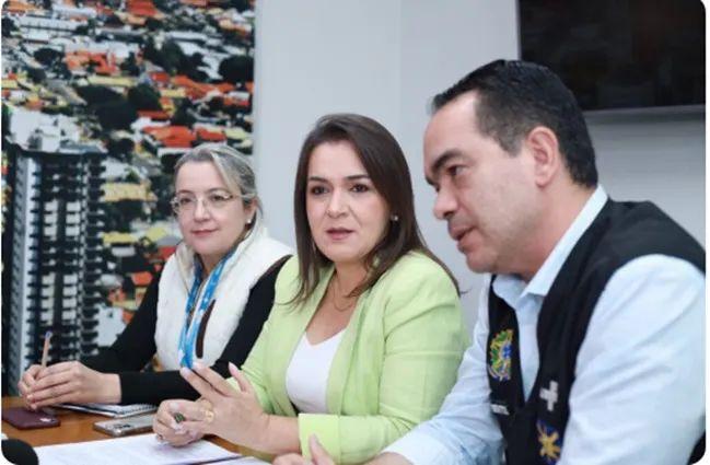 Sandro volta para Câmara e ex-diretora do Regional assume a Secretaria de Saúde.