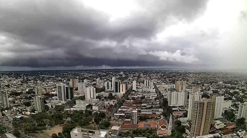 Segunda tem previsão de tempo instável, com chuvas isoladas em diferentes cidades.
