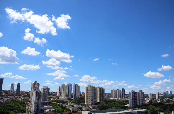Sexta-feira tem previsão de sol e maior probabilidade de chuvas em apenas duas regiões de MS.
