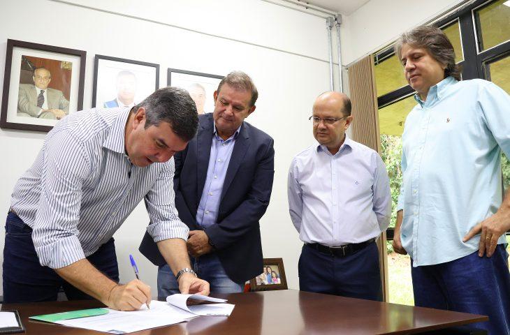 Contrato de gestão estabelece metas do ano e leva resultados efetivos ao cidadão.