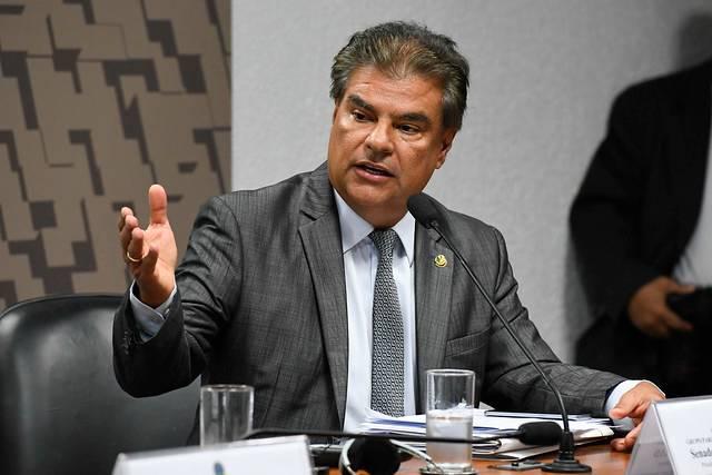 Coringa se filia ao MDB, PSD só fica com um vereador e até Fábio deve deixar sigla do irmão.